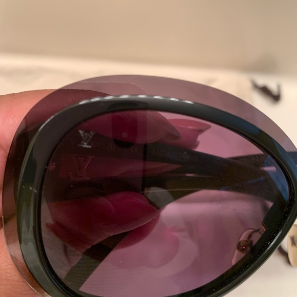 Louis Vuitton sunglasses - Picture 4 of 6
